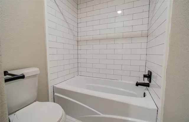 $1,800 | 712 Player Court, Conroe, TX 77302