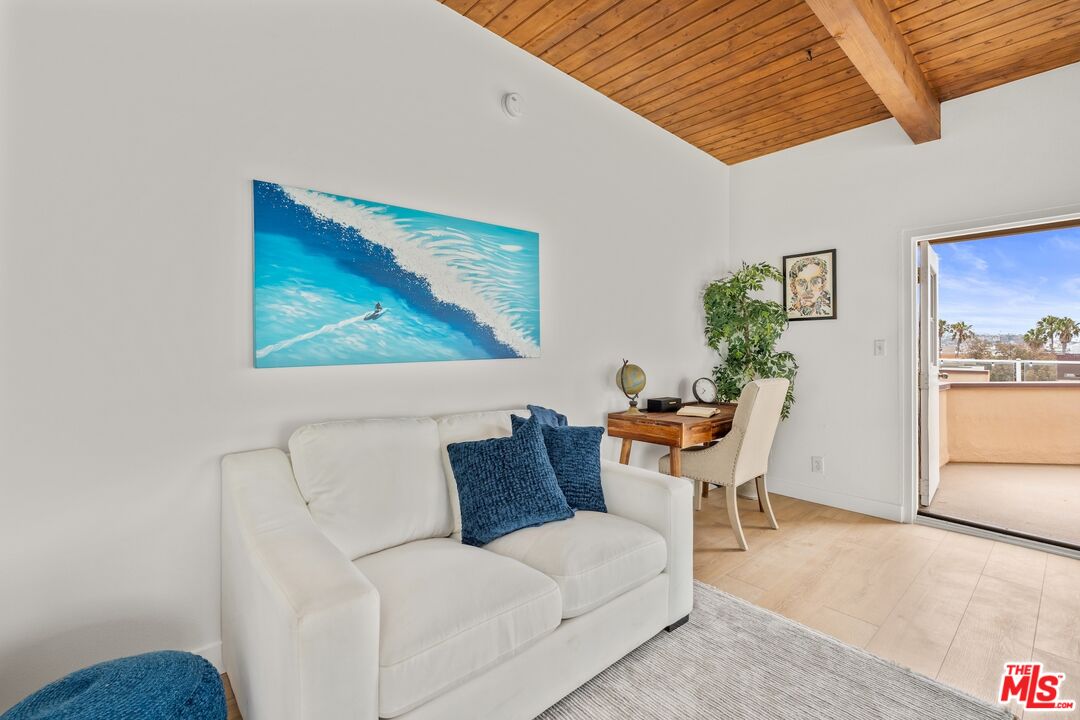 16 Quarterdeck Street, Unit 301 Marina del Rey, CA 90292 - Photo 11 of 30
