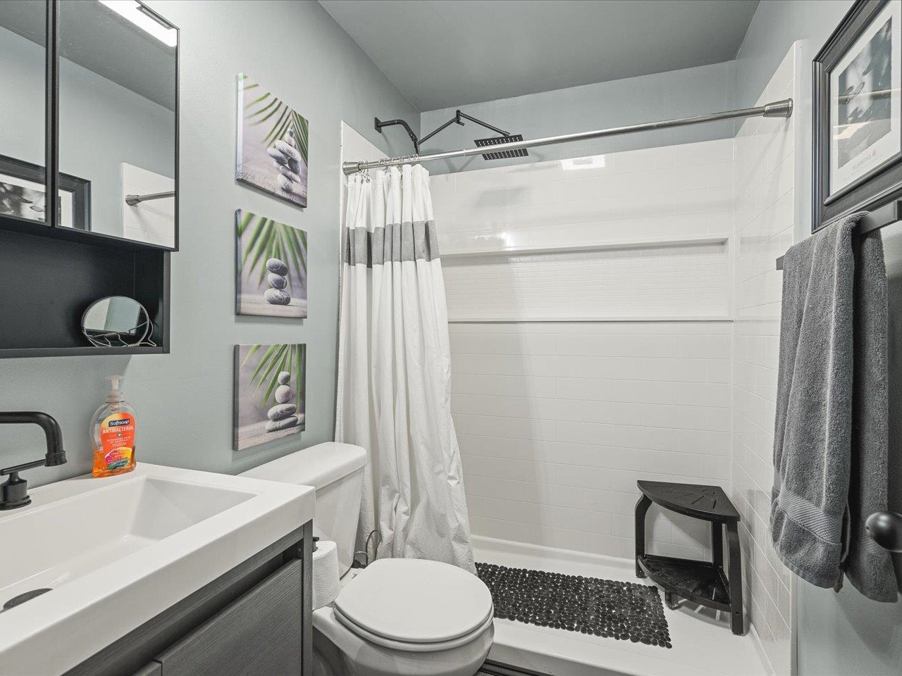 2136 East Ridge Road Beloit, WI 53511 - Photo 14 of 32