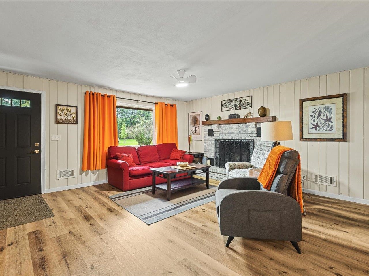 2136 East Ridge Road Beloit, WI 53511 - Photo 6 of 32