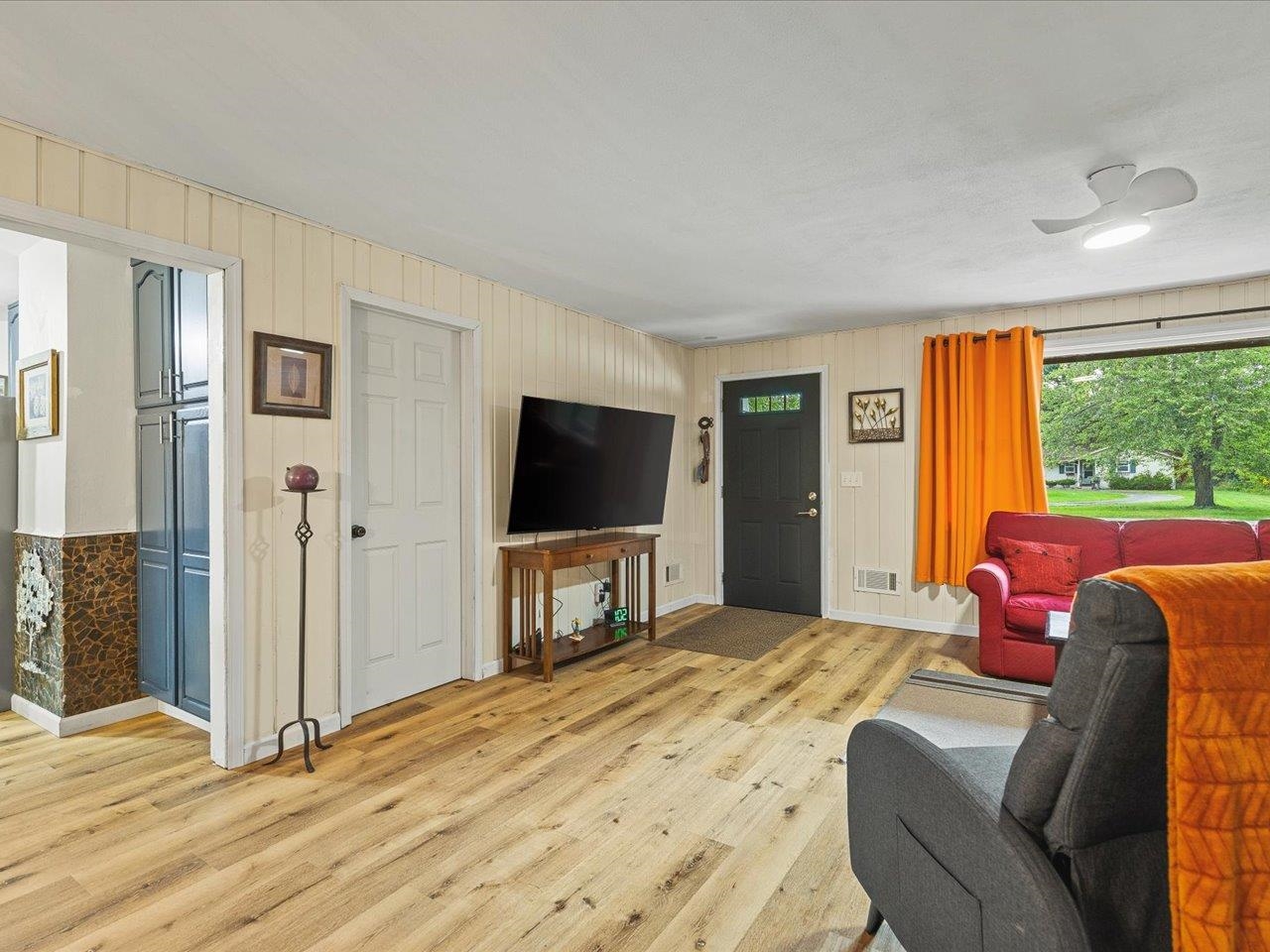 2136 East Ridge Road Beloit, WI 53511 - Photo 7 of 32