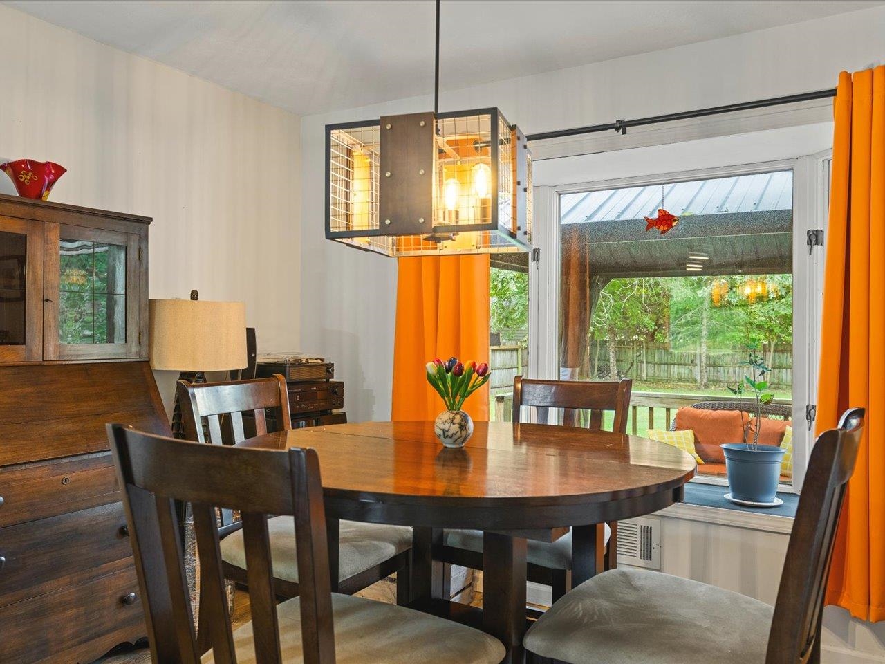 2136 East Ridge Road Beloit, WI 53511 - Photo 8 of 32