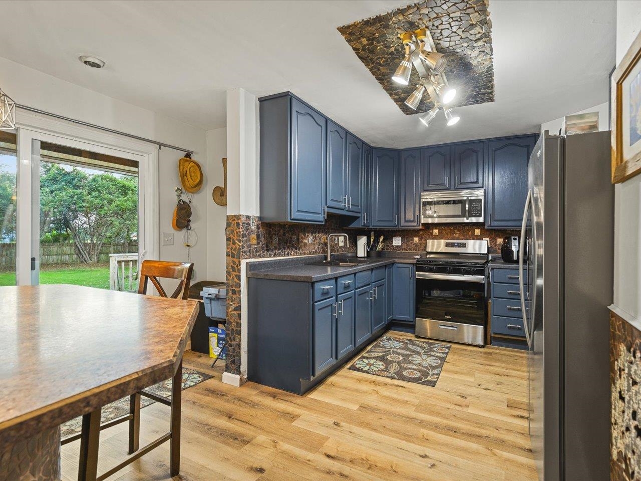 2136 East Ridge Road Beloit, WI 53511 - Photo 9 of 32