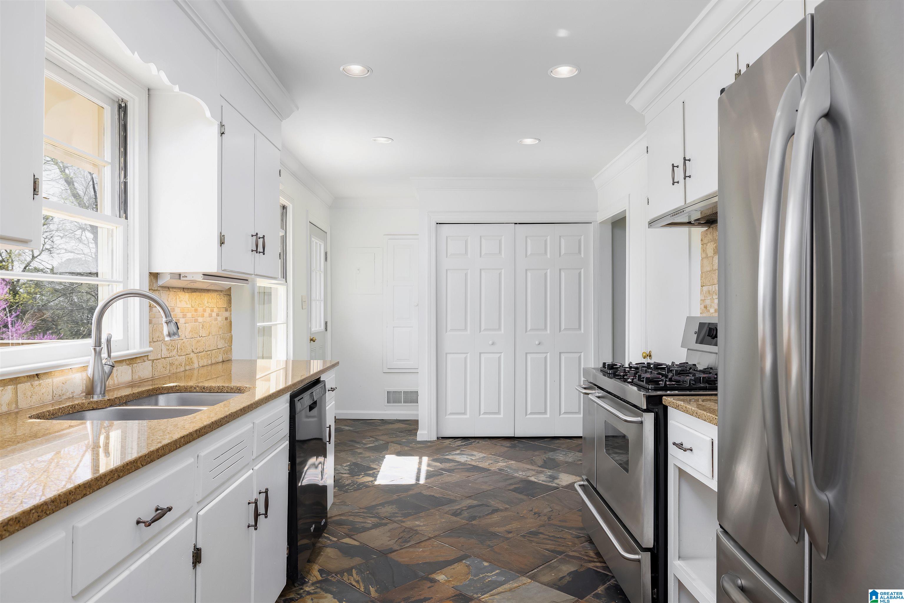 1861 Southwood Road Birmingham, AL 35216 - Photo 12 of 40