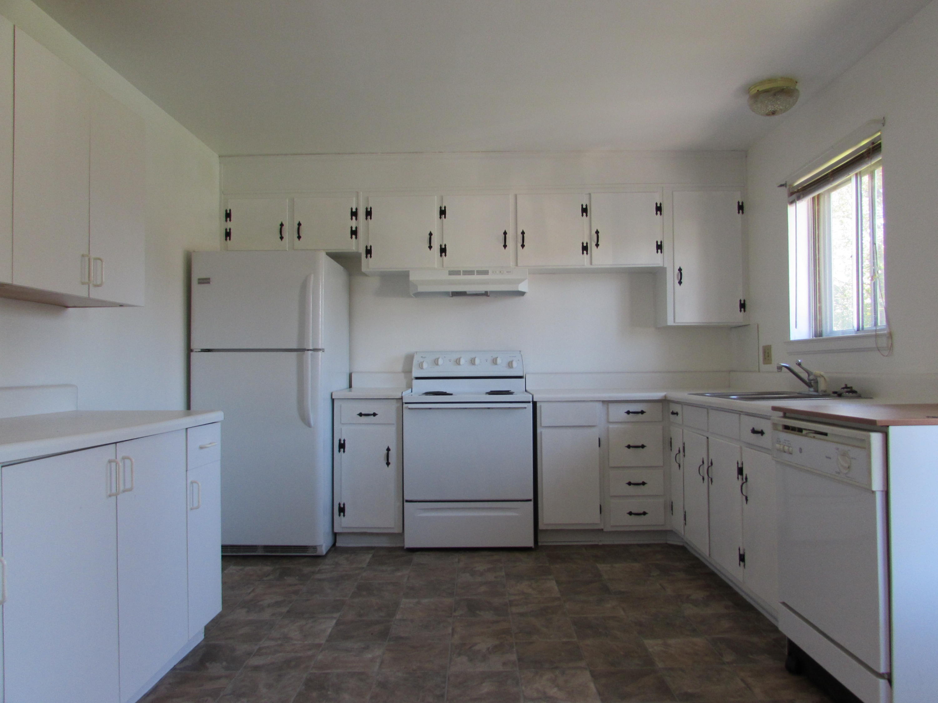 5446 Plantation Road Roanoke, VA 24019 - Photo 4 of 11 008