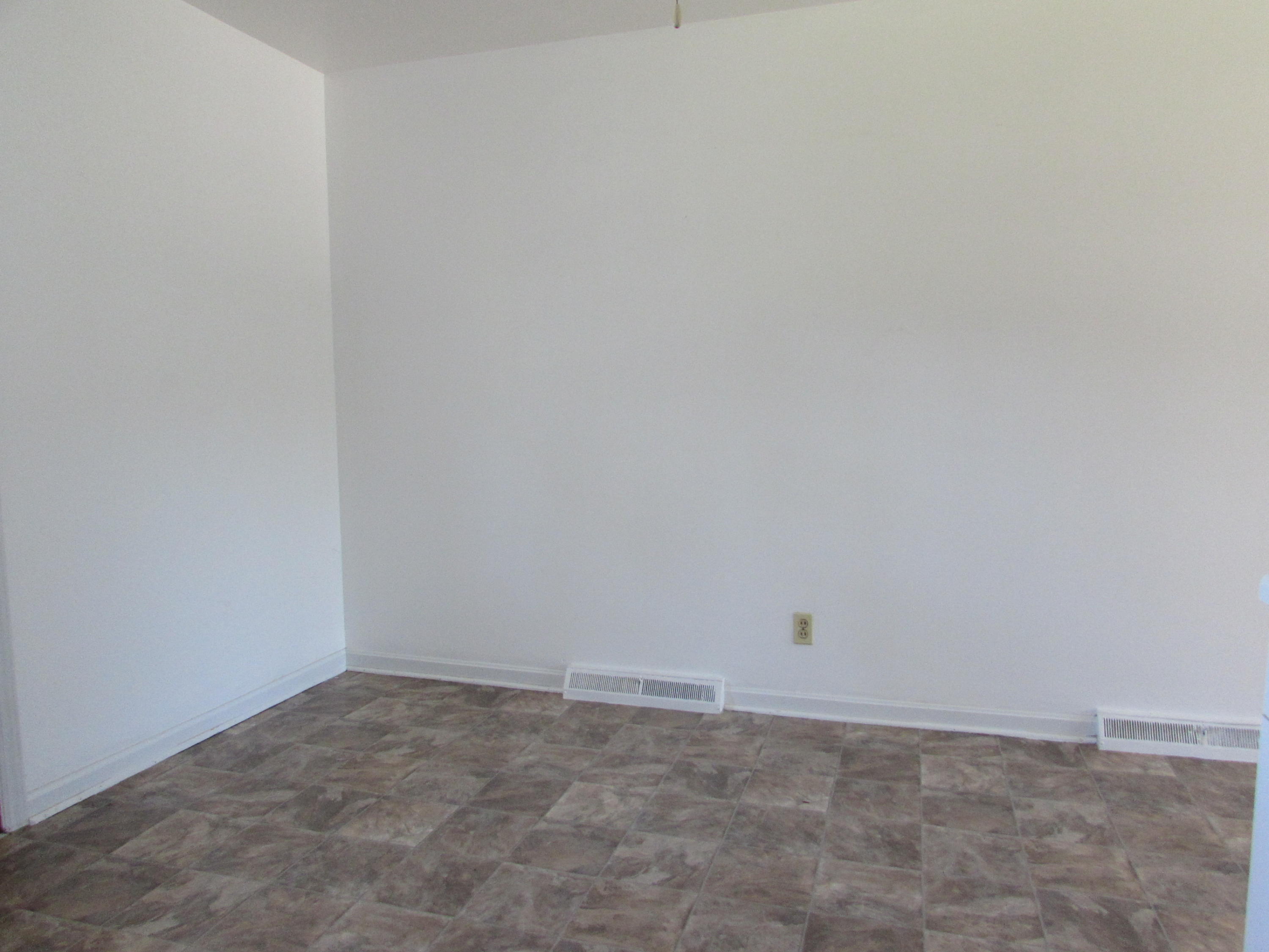 5446 Plantation Road Roanoke, VA 24019 - Photo 6 of 11 009