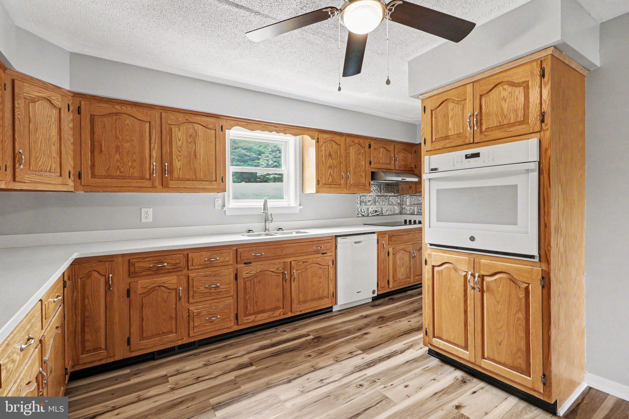 115 Small Valley Road Halifax, PA 17032 - Photo 21 of 69 Kitchen LOOK at the Counter Space
