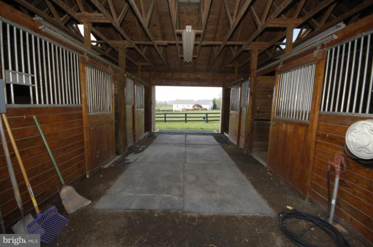 12908 Sagle Road Purcellville, VA 20132 - Photo 2 of 15 Stable