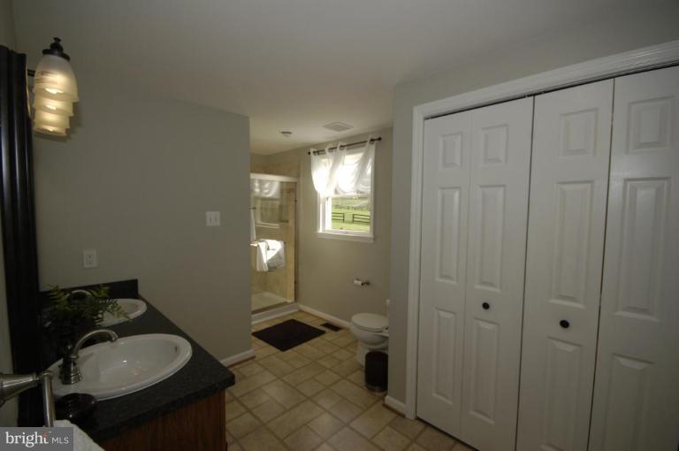 12908 Sagle Road Purcellville, VA 20132 - Photo 5 of 15 Master Bath
