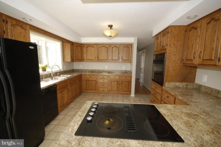 12908 Sagle Road Purcellville, VA 20132 - Photo 6 of 15 Kitchen #2