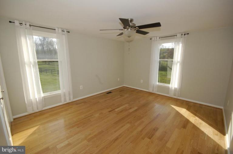 12908 Sagle Road Purcellville, VA 20132 - Photo 8 of 15 Master Bedroom