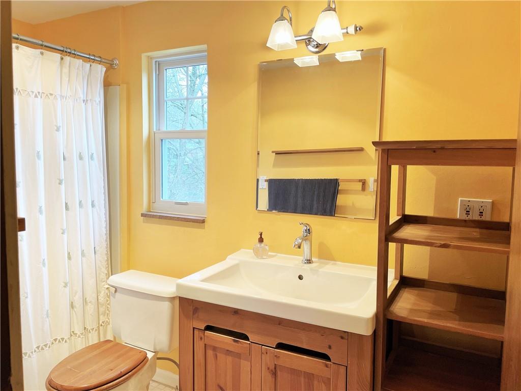 32 Robinhood Road Pittsburgh, PA 15220 - Photo 16 of 28 Gallery Image 16