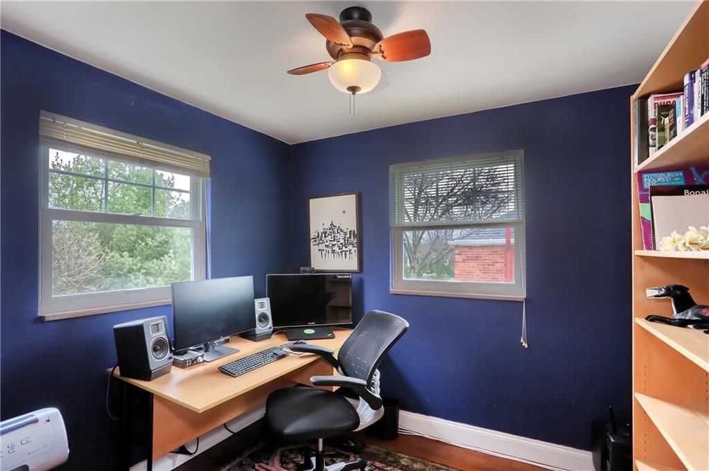 32 Robinhood Road Pittsburgh, PA 15220 - Photo 17 of 28 Gallery Image 17