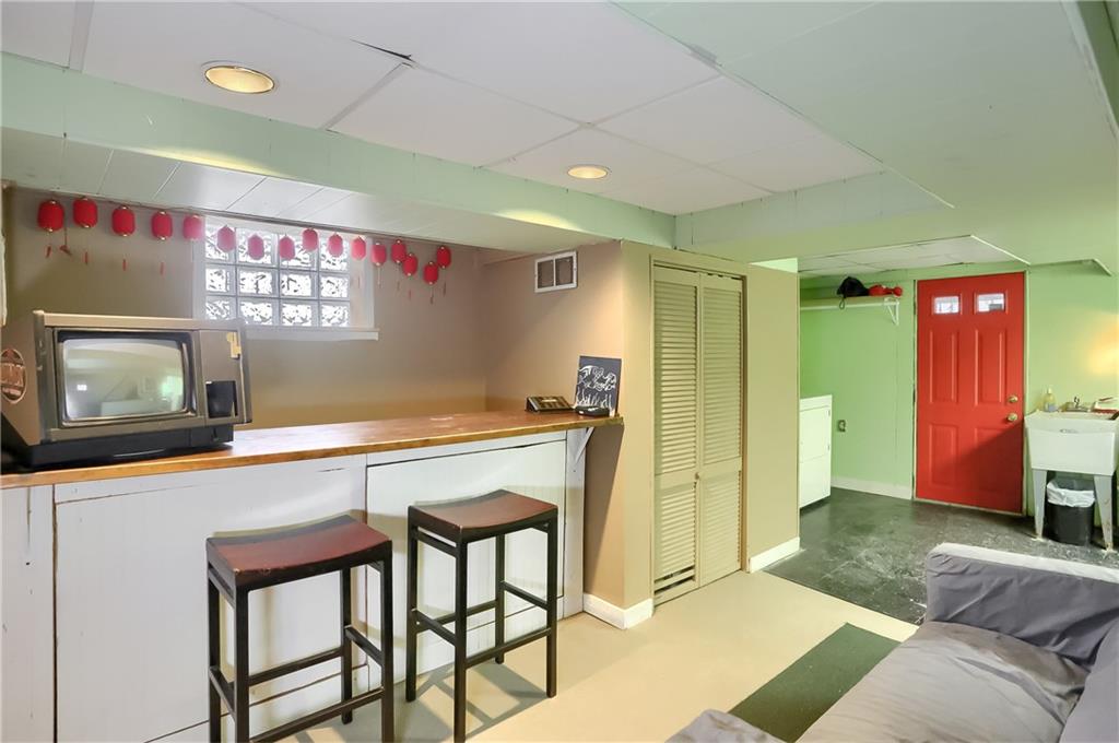 32 Robinhood Road Pittsburgh, PA 15220 - Photo 23 of 28 Gallery Image 23