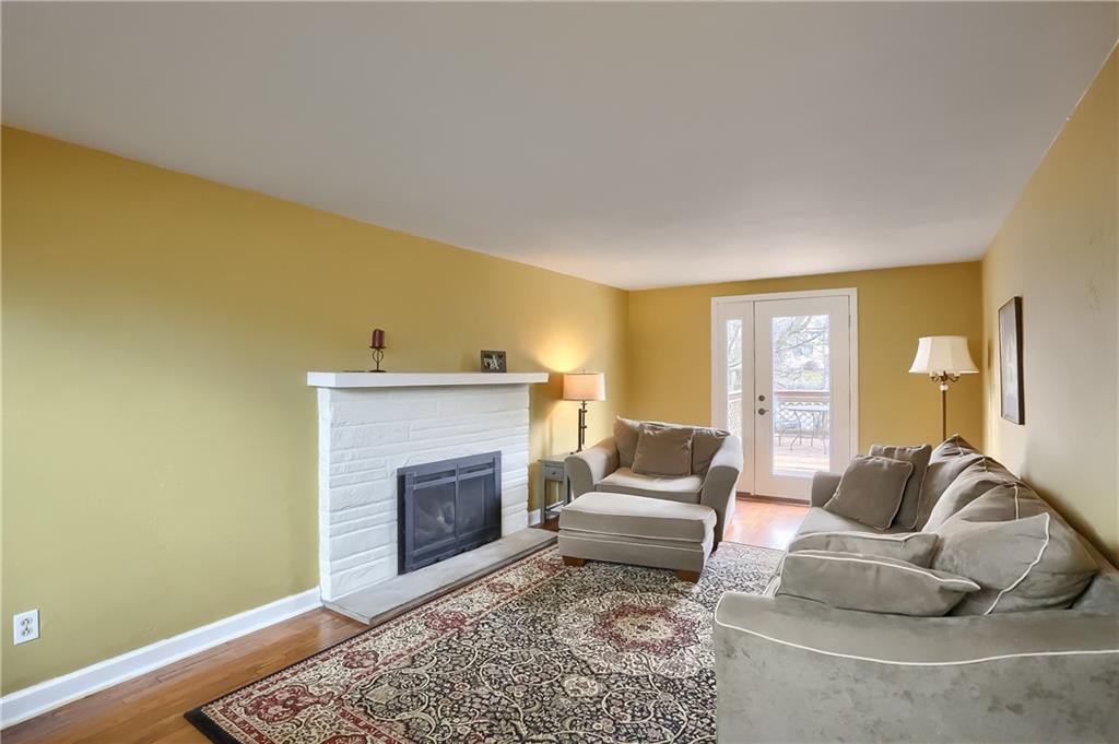 32 Robinhood Road Pittsburgh, PA 15220 - Photo 3 of 28 Gallery Image 3