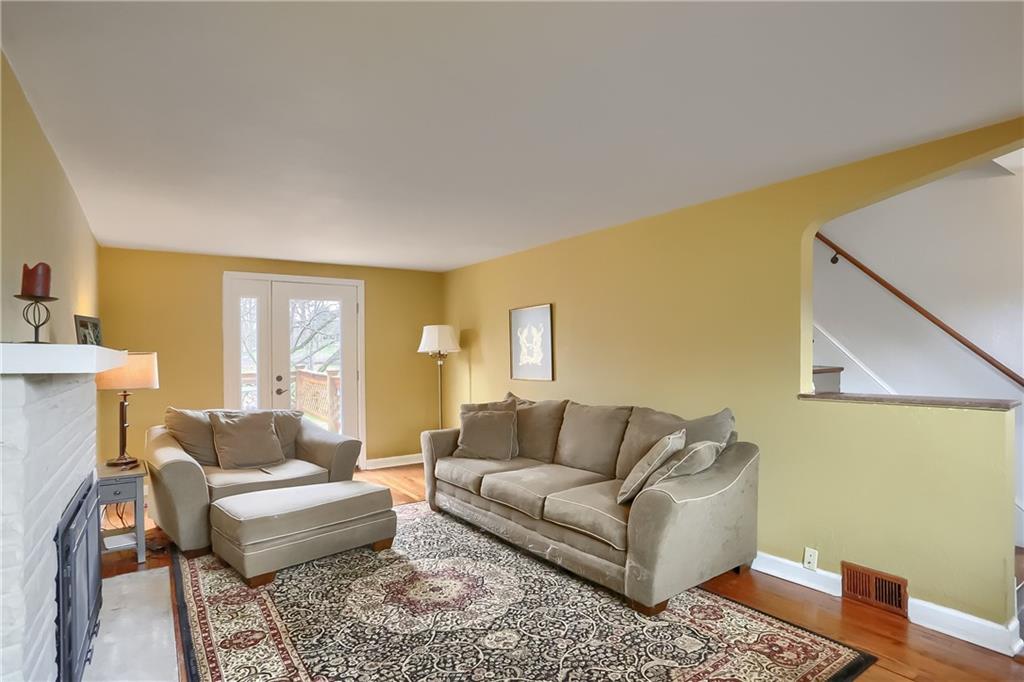 32 Robinhood Road Pittsburgh, PA 15220 - Photo 5 of 28 Gallery Image 5