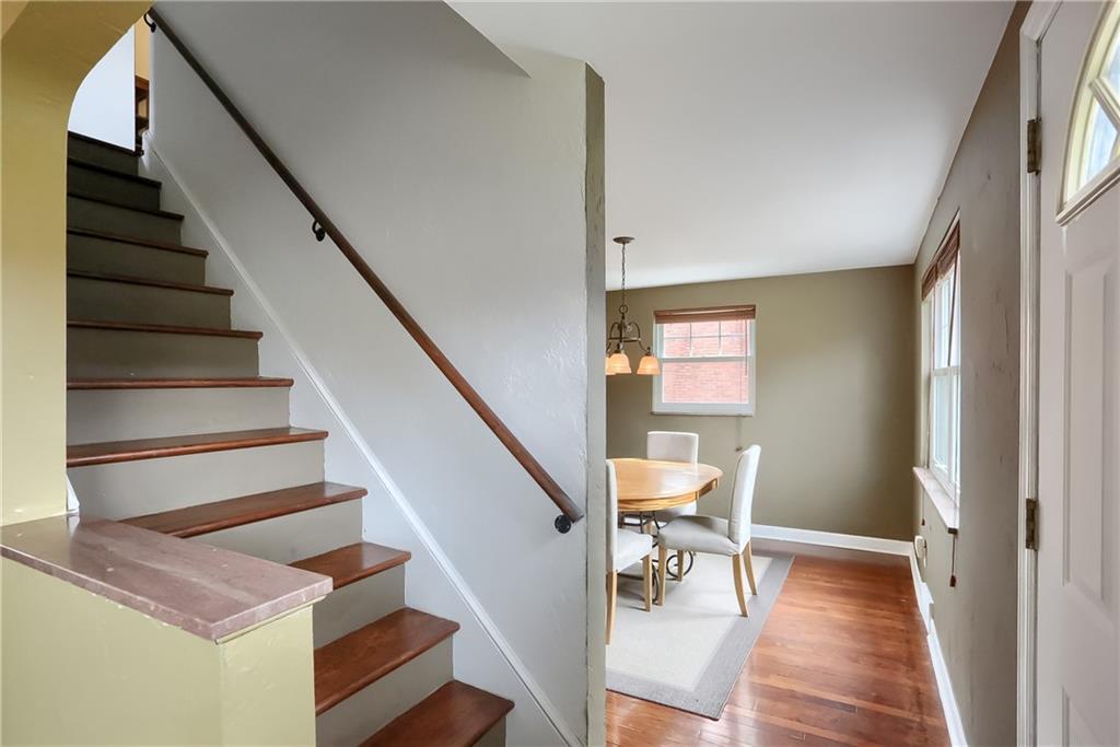 32 Robinhood Road Pittsburgh, PA 15220 - Photo 6 of 28 Gallery Image 6