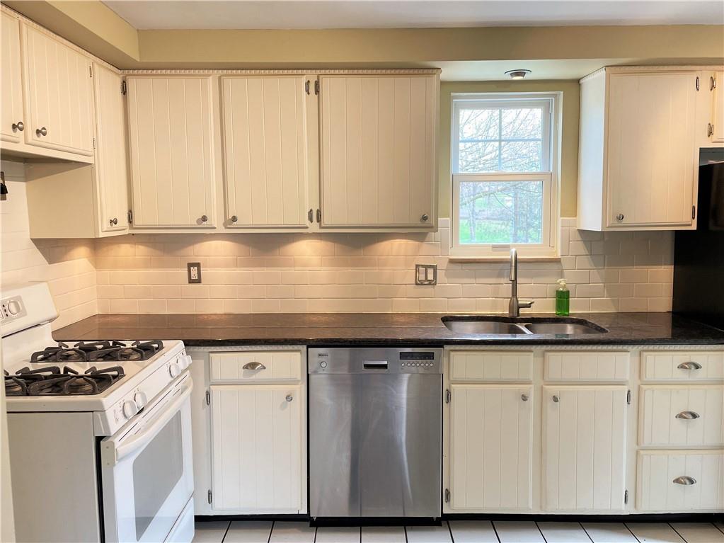 32 Robinhood Road Pittsburgh, PA 15220 - Photo 8 of 28 Gallery Image 8