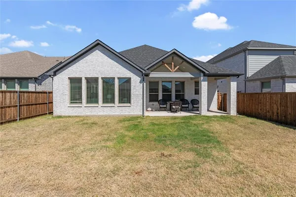 $409,000 | 576 Silver Springs Lane, Lavon, TX 75166