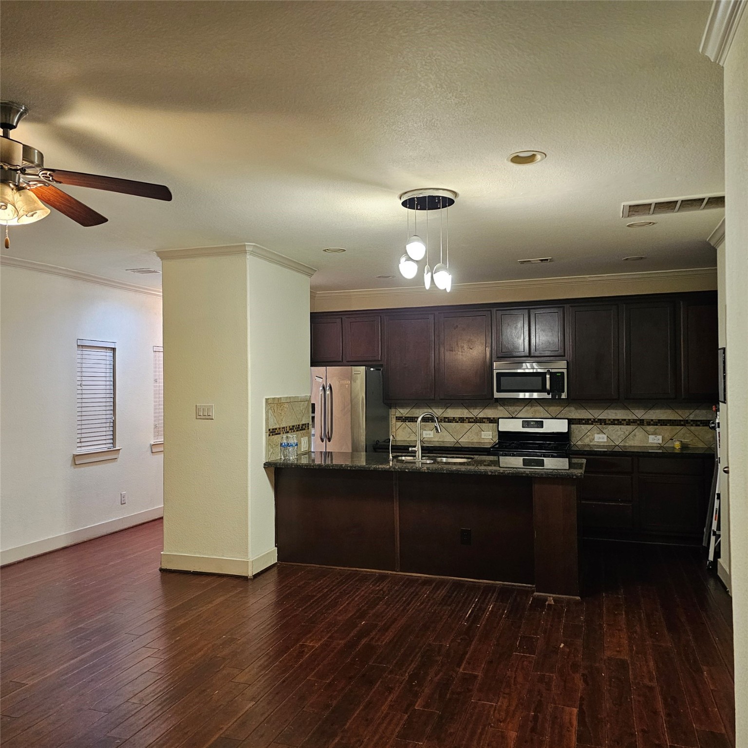 1954 Jara Court Spring, TX 77388 - Photo 3 of 17