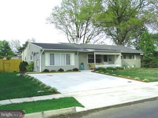 7 Idlewild Road Levittown, PA 19057 - Photo 1 of 6 Gallery Image 1
