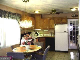 7 Idlewild Road Levittown, PA 19057 - Photo 3 of 6 Gallery Image 3