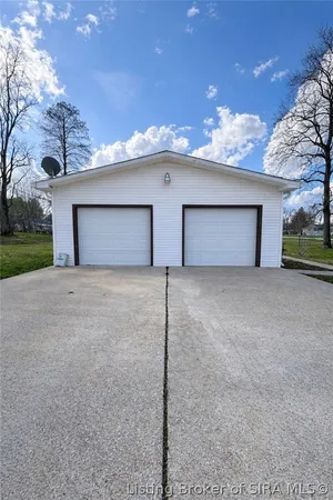 $199,900 | 914 Orchard Street, Mitchell, IN 47446