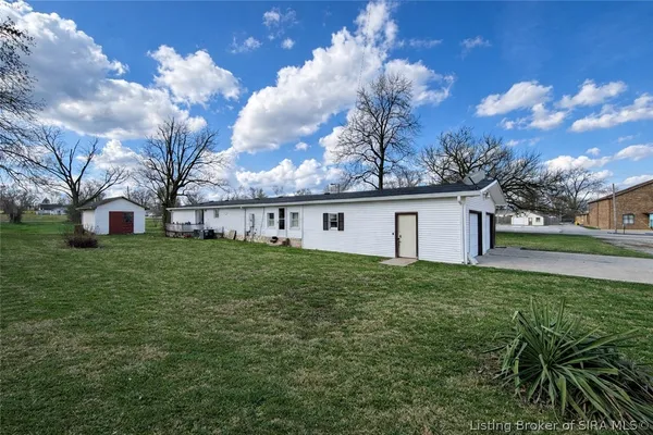 $199,900 | 914 Orchard Street, Mitchell, IN 47446
