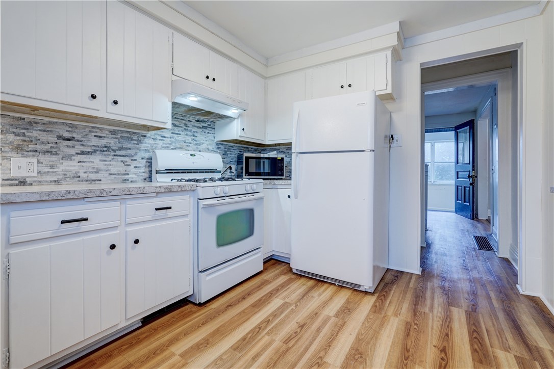 151 Hampden Road Rochester, NY 14610 - Photo 7 of 40