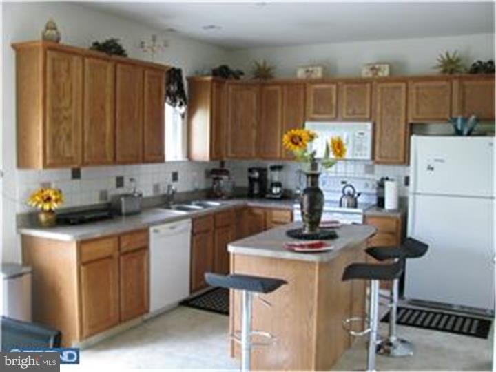 2726 Shelburne Road Downingtown, PA 19335 - Photo 5 of 20 Kitchen