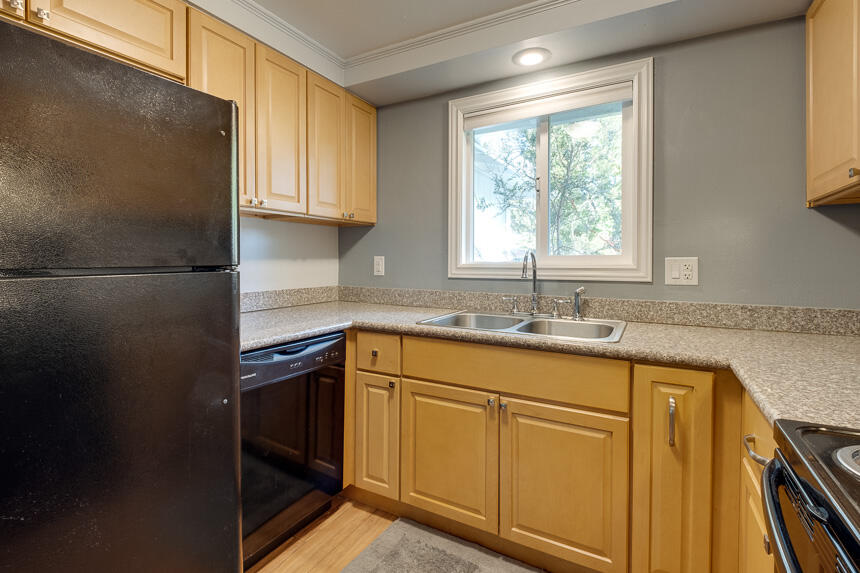 2358 Roberts Road Medford, OR 97504 - Photo 10 of 26 2358 Roberts-14