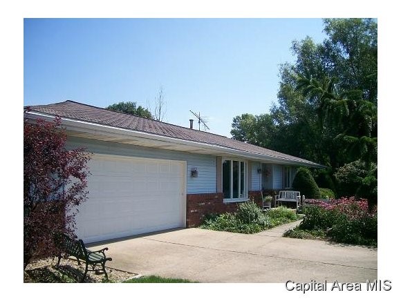 19934 Hunt Road Petersburg, IL 62675 - Photo 1 of 12 Gallery Image 1