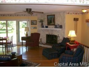 19934 Hunt Road Petersburg, IL 62675 - Photo 4 of 12 Gallery Image 4