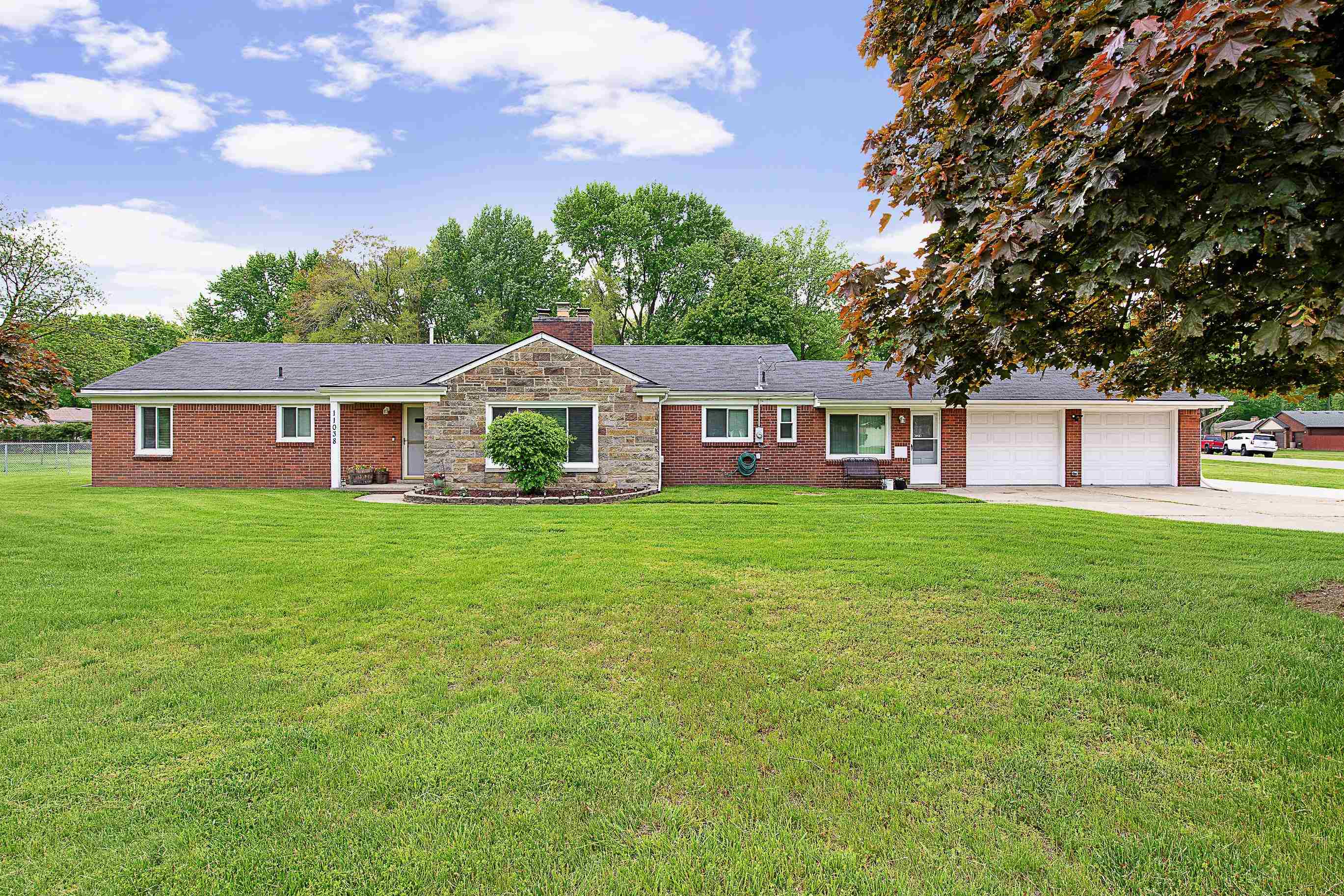 11038 Clinton River Road Sterling Heights, MI 48314 - Photo 1 of 46 50110219.JPG