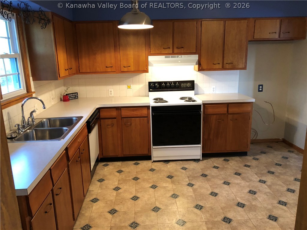 102 Azalea Drive Elkview, WV 25071 - Photo 15 of 29 Gallery Image 15