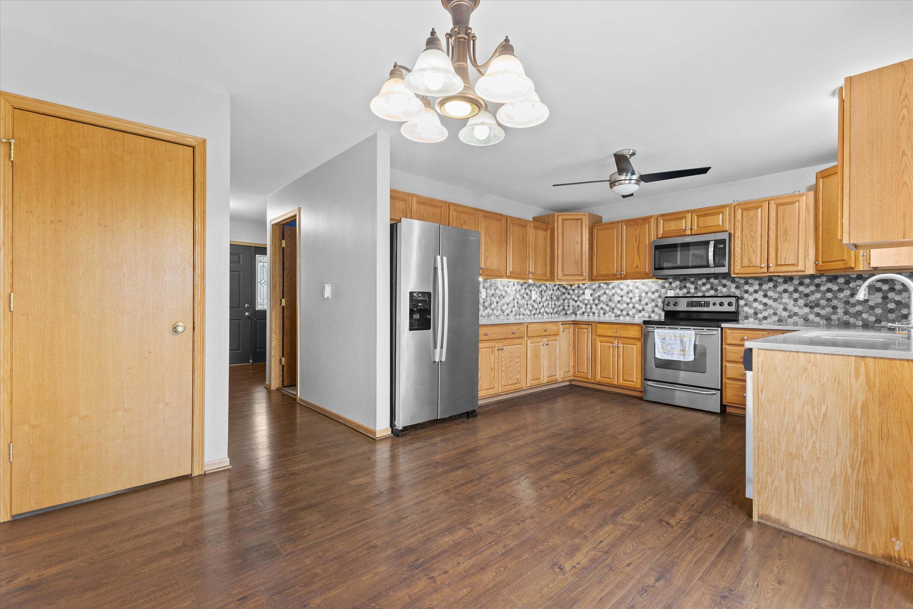 8809 Citadel Terrace Sturtevant, WI 53177 - Photo 17 of 39 27-925A3844