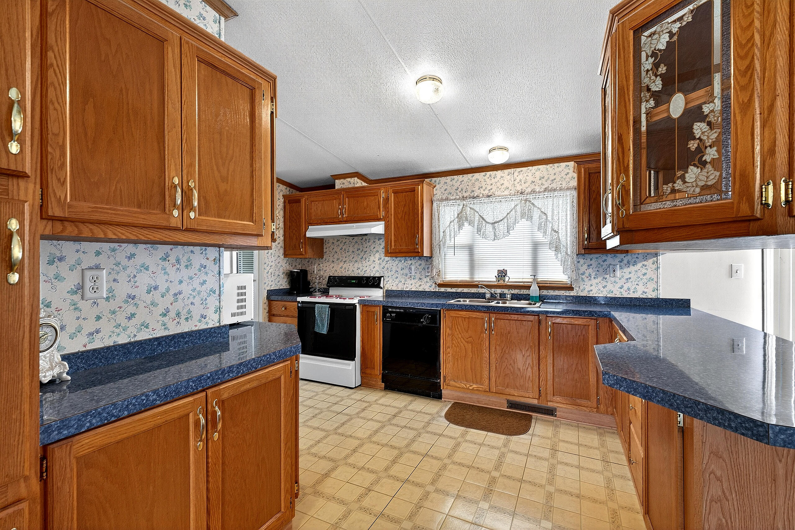 16 Village Green Road Waterville, ME 04901 - Photo 4 of 29 004_DSC08179