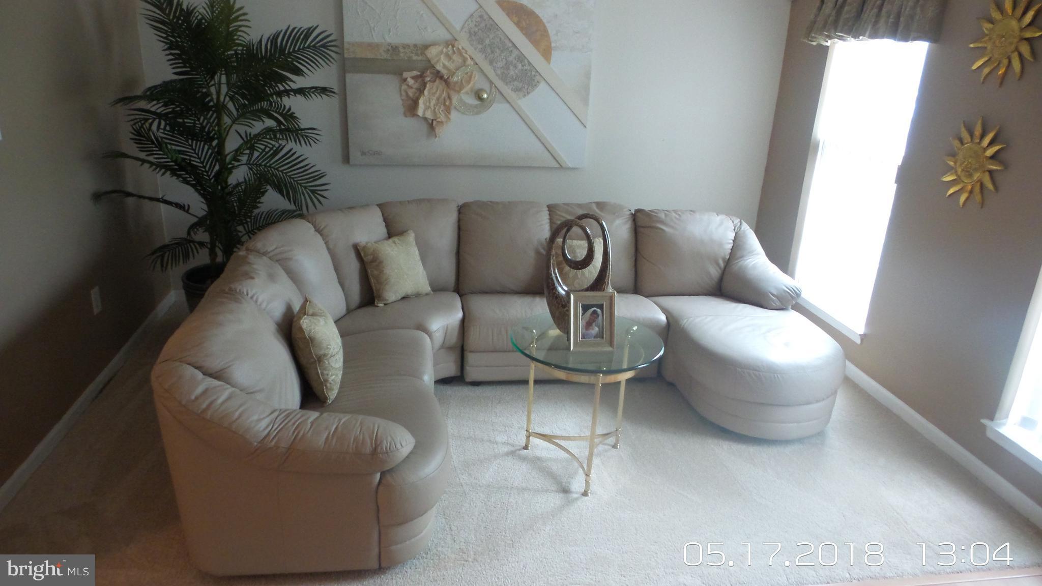 368 Enfield Road Joppa, MD 21085 - Photo 6 of 21 Living Room