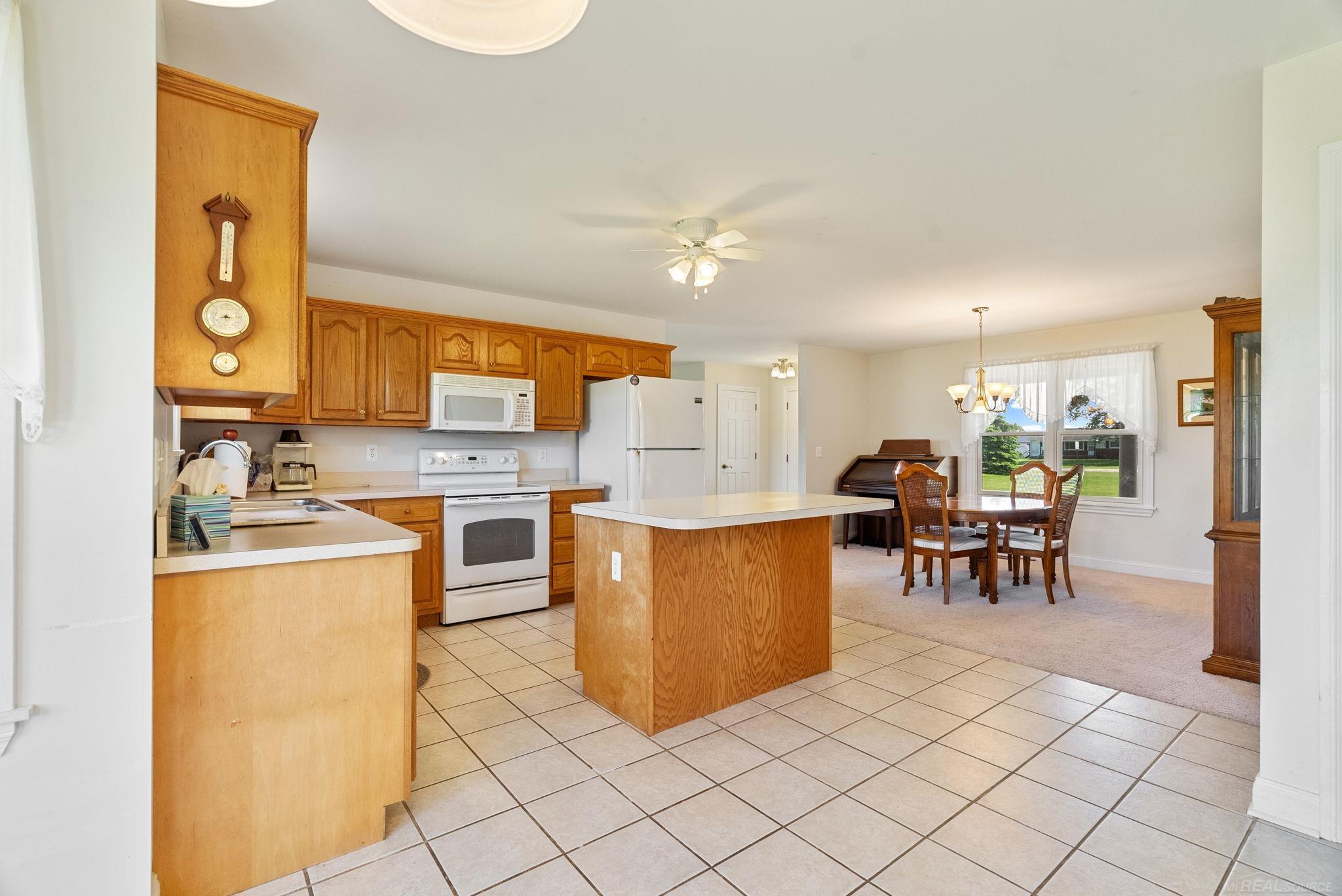9850 Yale Road Avoca, MI 48006 - Photo 14 of 40 50143702-724041ef-674a-43d2-98af-dbf99f8e4619.JPG
