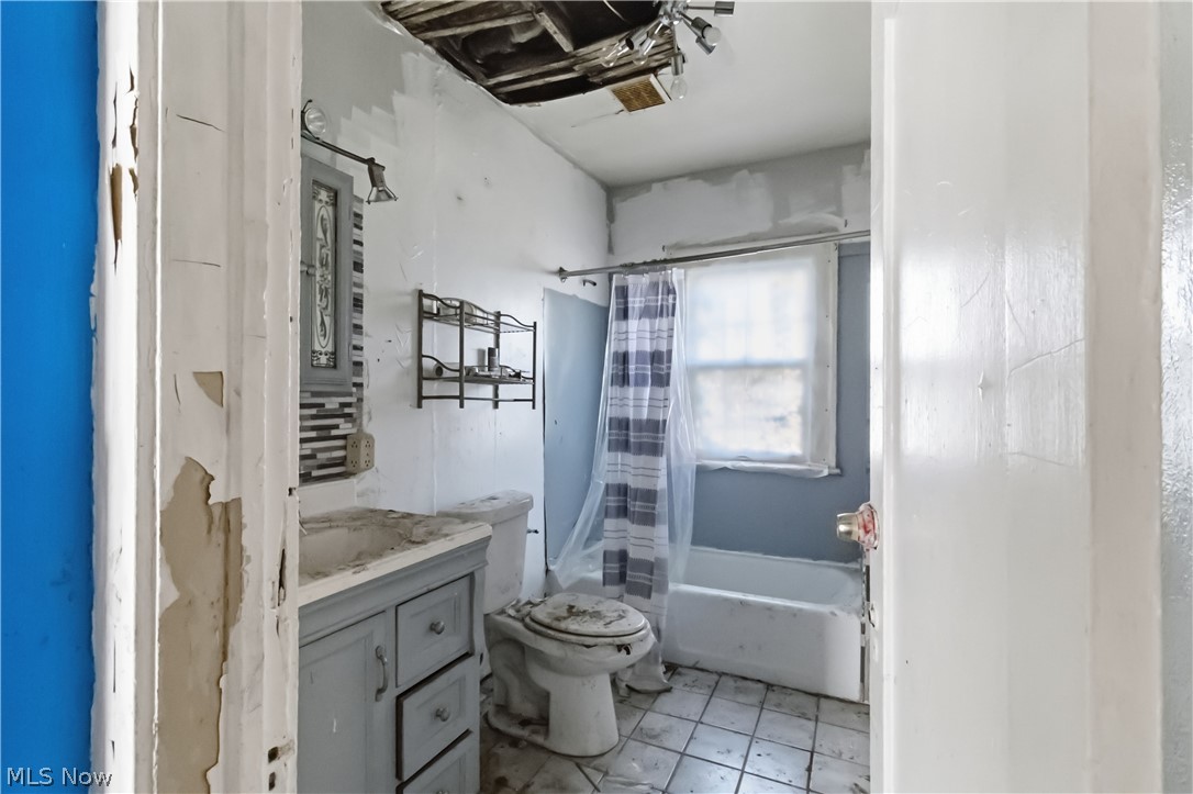 1516 Hillcrest Road Cleveland, OH 44118 - Photo 16 of 33 Gallery Image 16