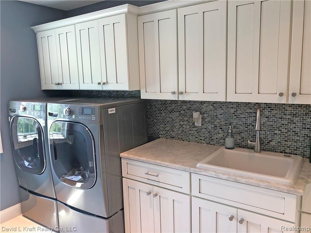9204 Crescent Beach Road Pigeon, MI 48755 - Photo 38 of 66 9204CrescentBeachLaundry1.jpg