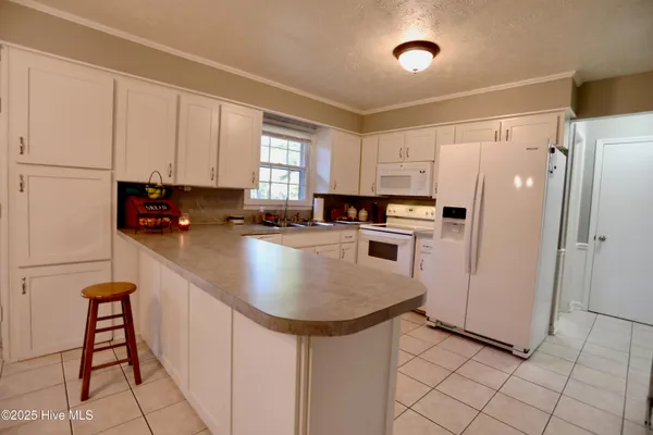 $2,000 | 948 Pinebluff Lake Road, Aberdeen, NC 28315