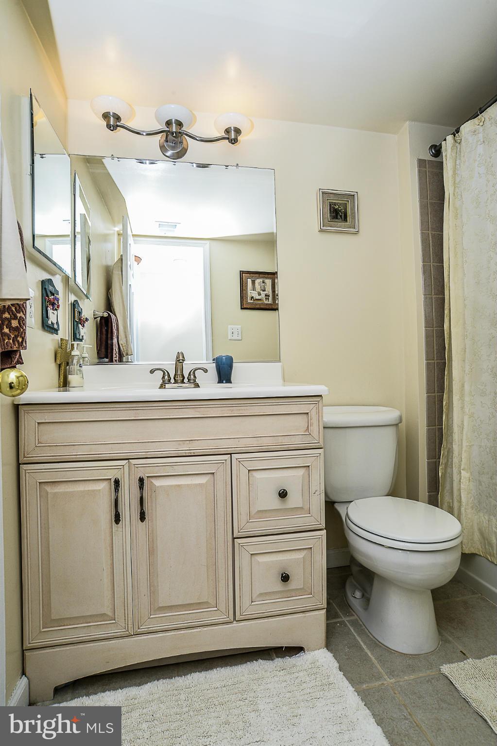 7120 Hamor Lane Springfield, VA 22153 - Photo 14 of 23 Bath