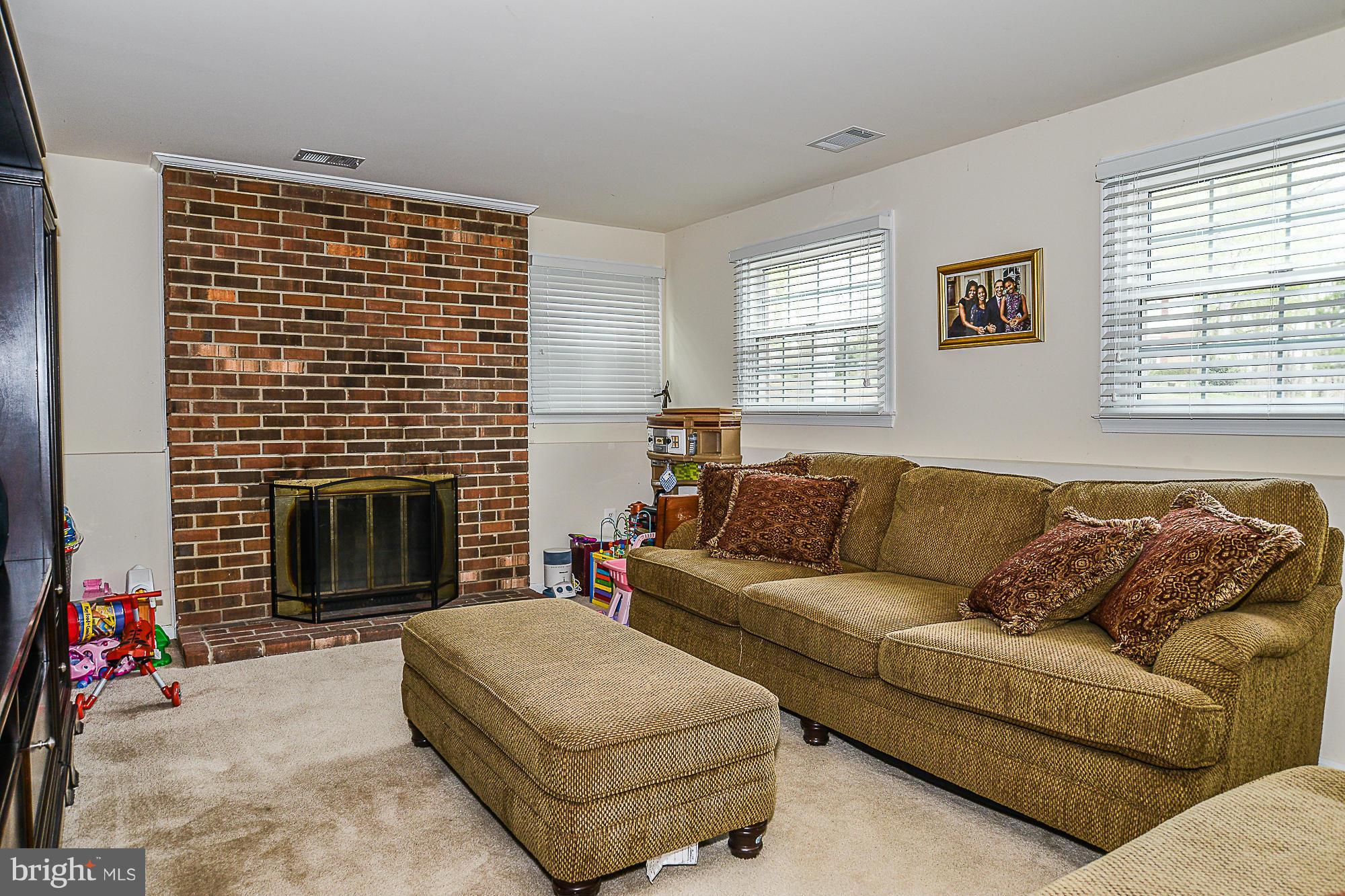7120 Hamor Lane Springfield, VA 22153 - Photo 15 of 23 Family Room