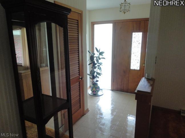 3096 Chamberlain Road Akron, OH 44333 - Photo 2 of 10 Gallery Image 2