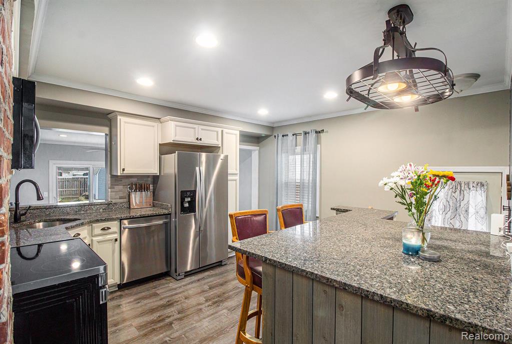 17555 Reno Street Riverview, MI 48193 - Photo 8 of 30