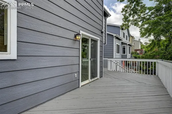 a house view with a outdoor space