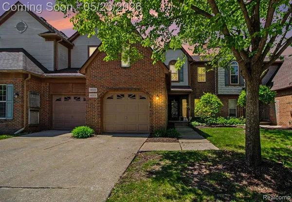$2,400 | 41535 Copper Creek Drive, Unit 4, Canton, MI 48187