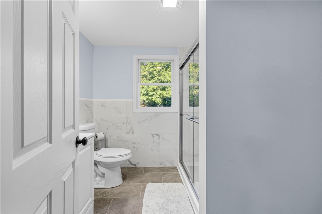 380 Brayton Road Tiverton, RI 02878 - Photo 18 of 36