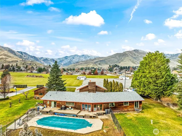 $719,000 | 1919 B Fifth Street, Wenatchee, WA 98801